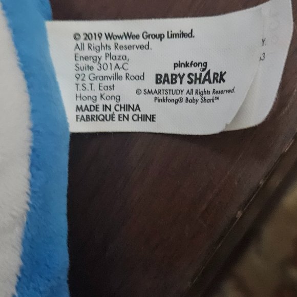 plush baby shark puppet sings baby shark song size 3 baby shark sandals. - Picture 9 of 10